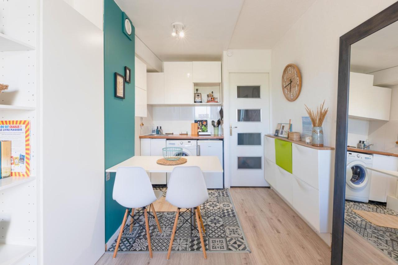 NEW - Studio cosy - Plages à 5min - Parking privé - WIFI - Commerces au pied du bâtiment La Grande-Motte Esterno foto