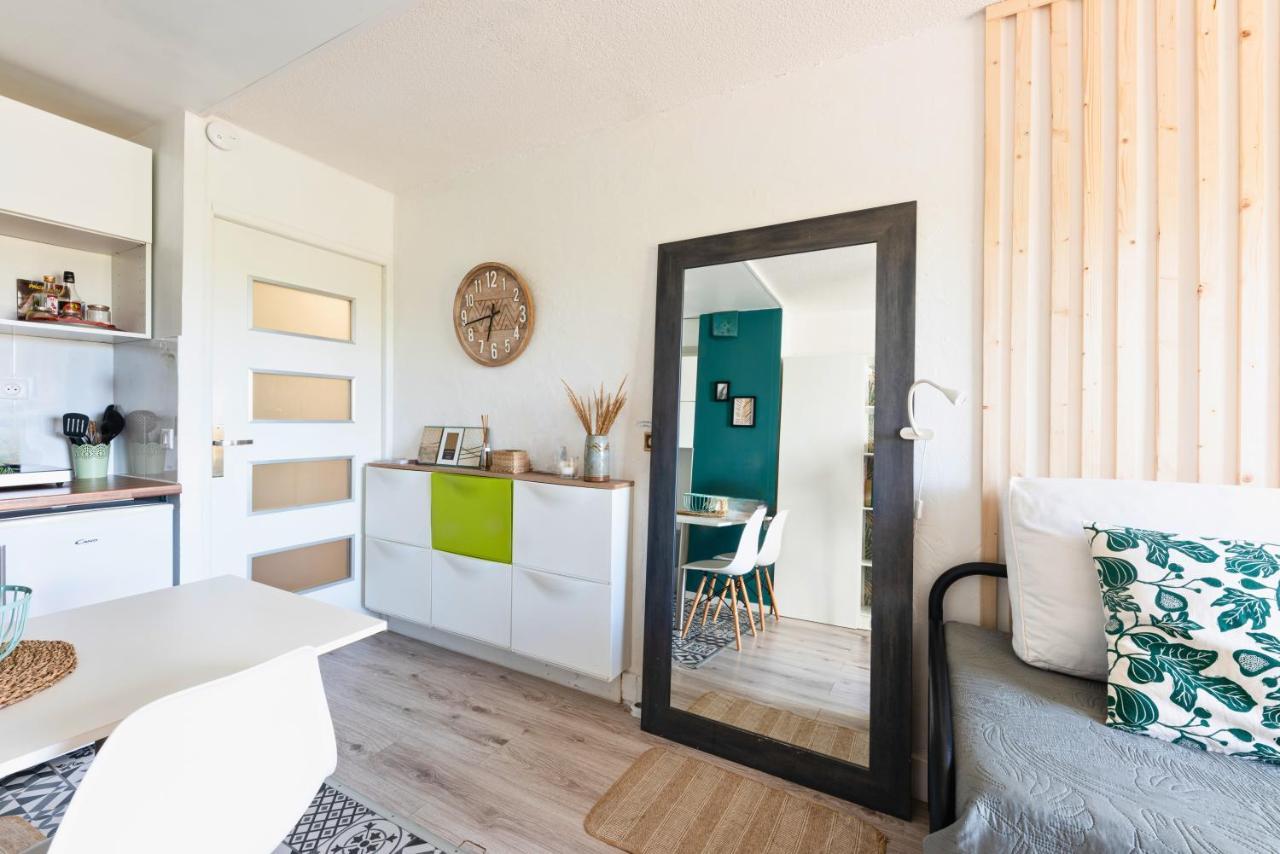 NEW - Studio cosy - Plages à 5min - Parking privé - WIFI - Commerces au pied du bâtiment La Grande-Motte Esterno foto